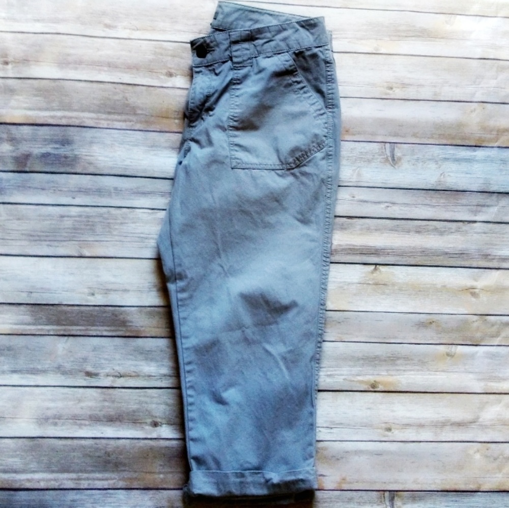 💸The Gap | gray cropped pants